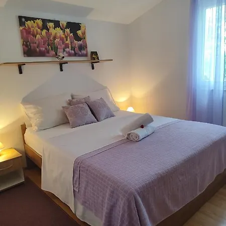 Apartment Aria